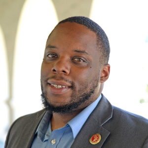 Dr. Damariyé Smith